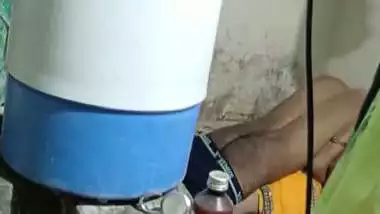 Village girlfriend fucking caught by friend through hole